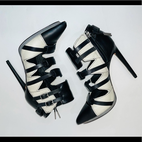 L.A.M.B. Black & White Kaine Ankle Bootie Heels - Picture 2 of 12